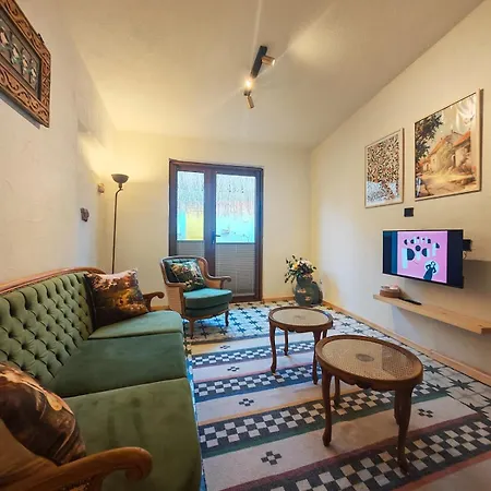 Anesis Evi - Milozrooms