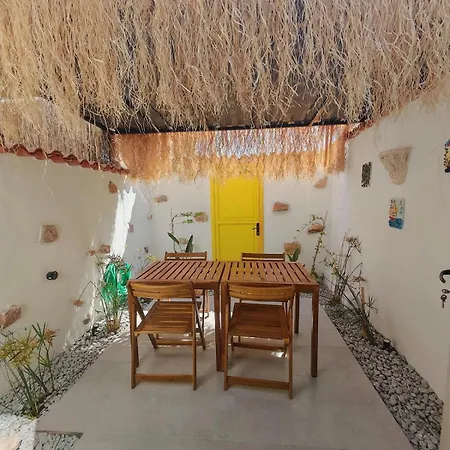 Anesis Evi - Milozrooms Vila