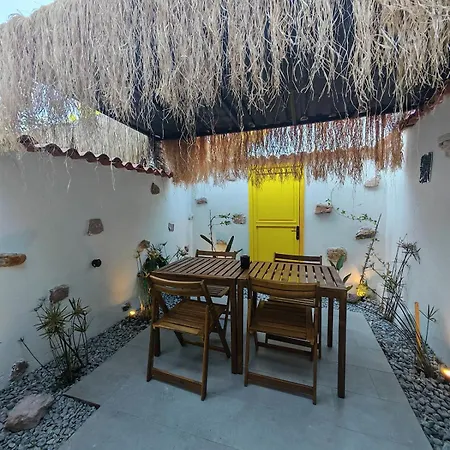 Anesis Evi - Milozrooms Vila Ayvalı